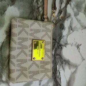 Michael kors wristlet